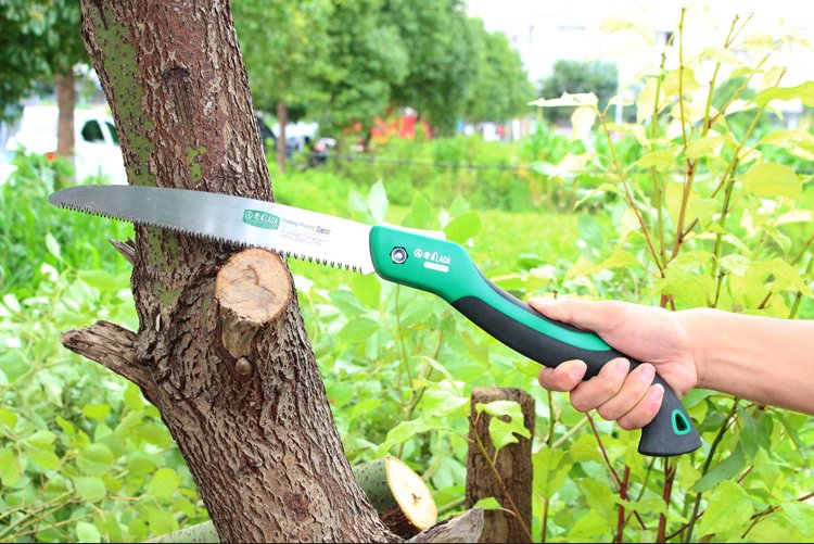 Handheld Multifunction Garden Saw